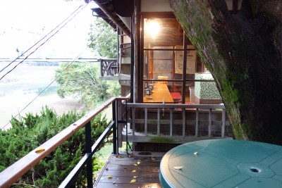 旭川沿いのカフェで休憩