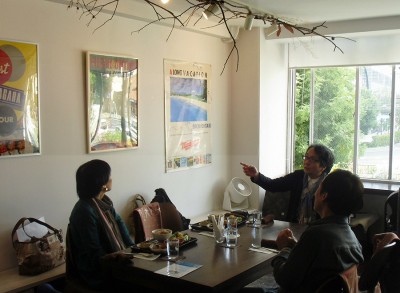 コレクターの黒瀬さんの解説付き超贅沢なランチタイム