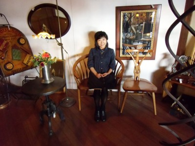 アンティークショップで